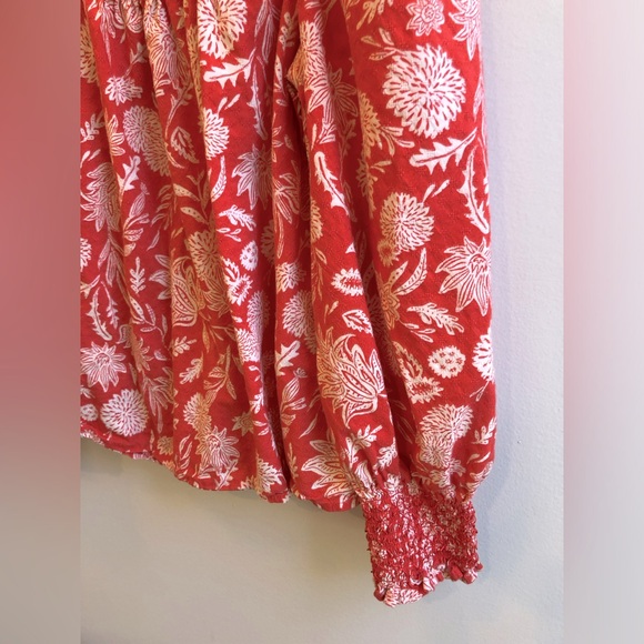 Universal Threads Flowy Boho Red & White Floral Blouse With Peasant Sleeves - Picture 3 of 5